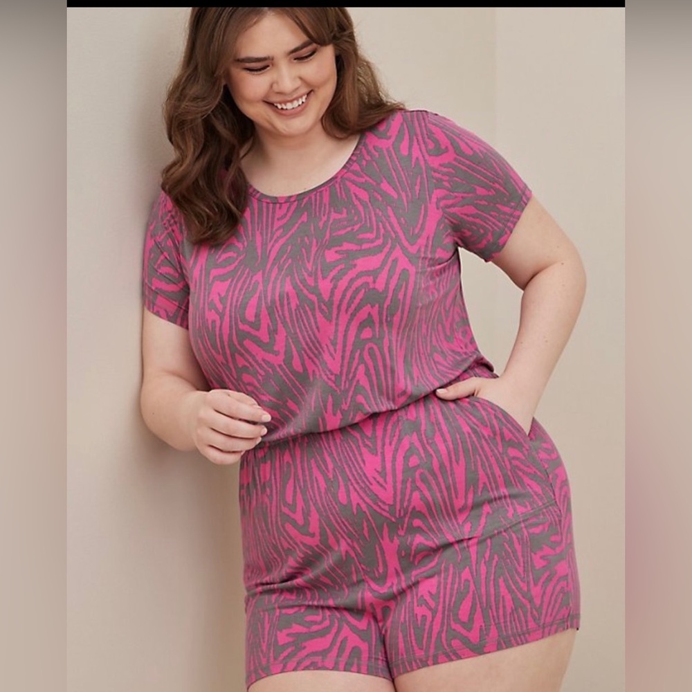 Torrid elastic waist lounge romper size 5 (28)